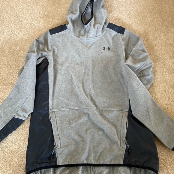 Women’s Medium Under Armour Hoody - Picture 1 of 2